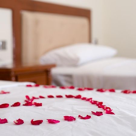 Su Tine San Royal Palace Hotel Bagan Buitenkant foto
