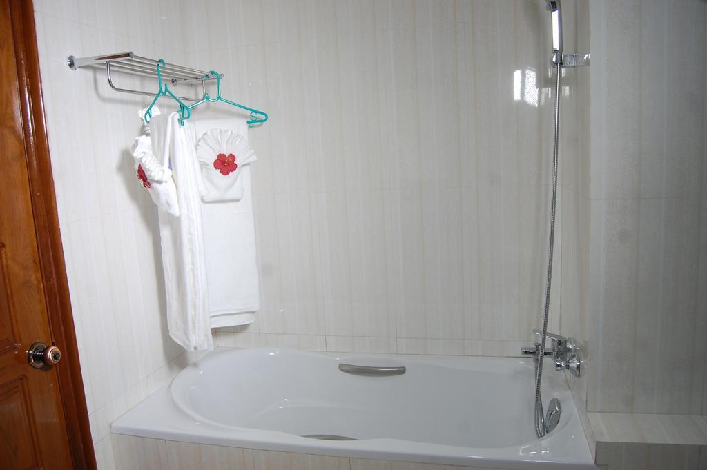 Su Tine San Royal Palace Hotel Bagan Kamer foto