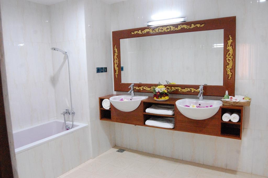 Su Tine San Royal Palace Hotel Bagan Kamer foto