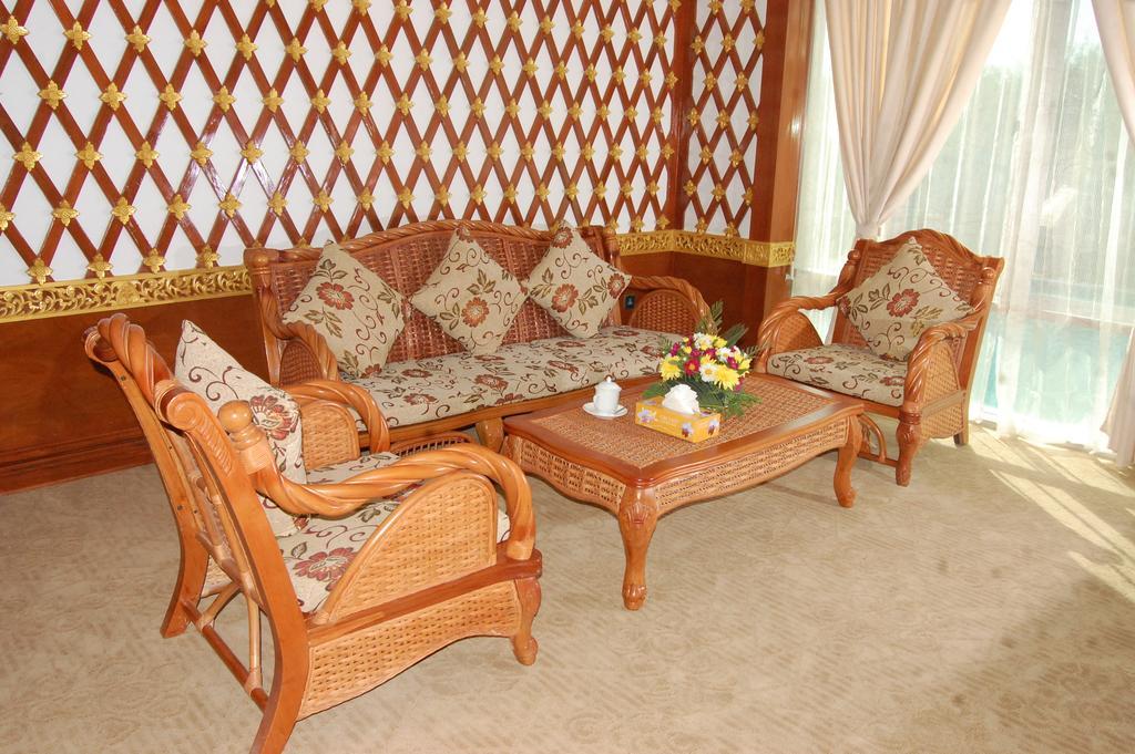 Su Tine San Royal Palace Hotel Bagan Kamer foto