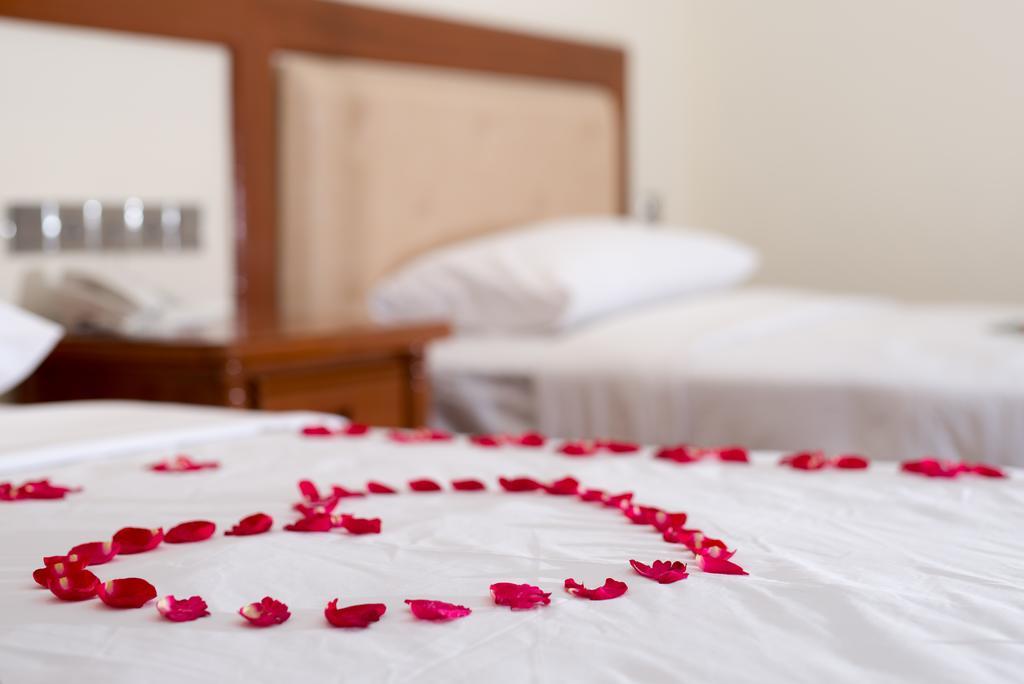 Su Tine San Royal Palace Hotel Bagan Buitenkant foto