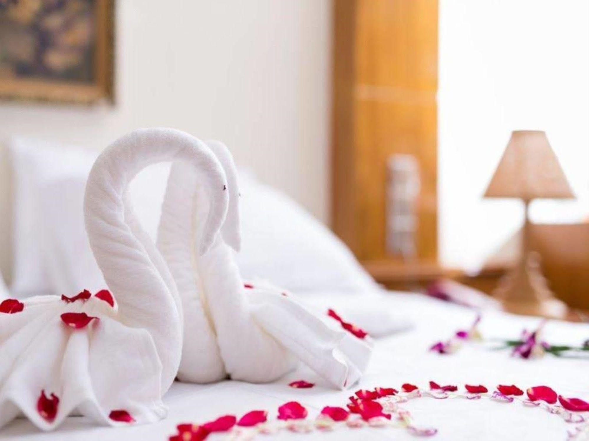 Su Tine San Royal Palace Hotel Bagan Buitenkant foto